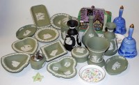Lot 78 - A box of miscellaneous china, to include...