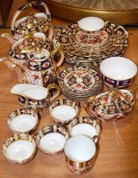 Lot 170 - A quantity of Victorian Davenport porcelain...
