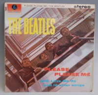 Lot 589 - The Beatles, Please Please Me LP vinyl record,...