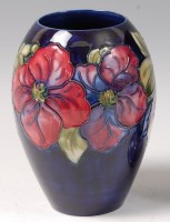 Lot 26 - An early 20th century Moorcroft Anemone...