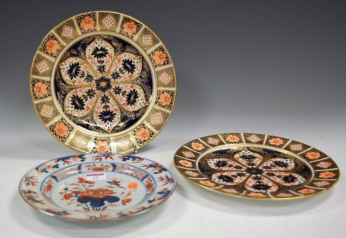 Lot 21 - A 19th century Chinese export tin-glazed plate,...