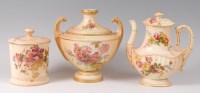 Lot 1162 - A Worcester porcelain blushware pedestal vase,...