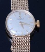Lot 2029 - A ladies Omega 9ct gold cased wristwatch,...