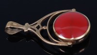 Lot 2256 - A 9ct gold, bloodstone and red agate set...