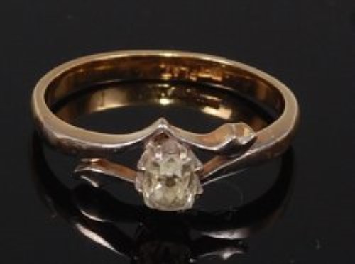 Lot 2271 - An 18ct gold and platinum diamond solitaire...