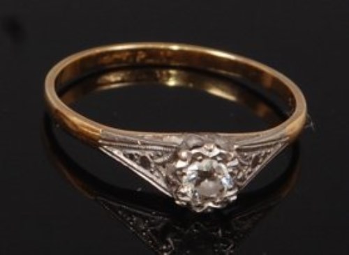 Lot 2283 - An 18ct gold diamond solitaire ring, the...