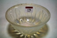 Lot 178 - An Etling French Art Deco opalescent glass...