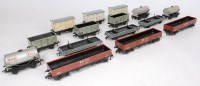 Lot 147 - Tray of 33 Dublo D1/D2 wagons, unboxed ,3 of...