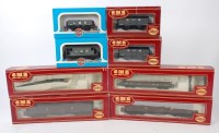 Lot 214 - 18 various boxed GMR and Airfix wagons and...