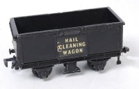 Lot 199 - H-Dublo 4654 rail cleaning wagon shows...
