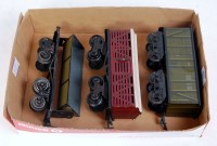 Lot 439 - A small tray containing 3x Bing bogie goods...