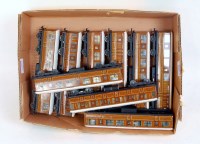 Lot 829 - 9 H-Dublo D1 teak coaches, all metal wheels, 3...