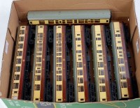 Lot 850 - 7 H-Dublo super detail BR(W) corridor coaches...