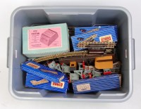 Lot 853 - Tray of H-Dublo 3-rail track approx 75...