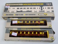 Lot 926 - A Wrenn W3006/7 2-car brown/cream Brighton...