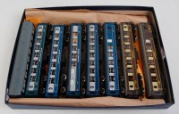 Lot 930 - Eight unboxed Wrenn Pullman cars - 3 blue/grey...