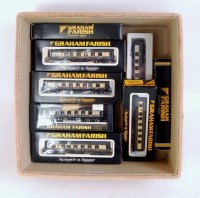 Lot 922 - 13 Graham Farish N gauge brown/cream Pullman...