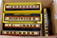 Lot 1040 - Ten H-Dublo super detail BR(W) coaches...