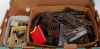 Lot 1057 - Various items to include Dublo Switches, 13...