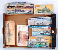 Lot 1528 - A collection of 1/600 and 1/700 scale plastic...