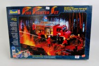 Lot 1556 - A boxed Revell 1/24 scale plastic kit for...