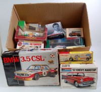 Lot 2685 - A large box containing a mixture of various...