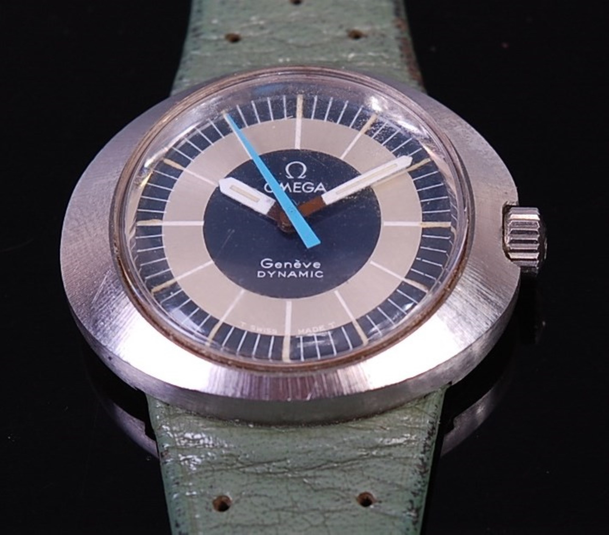 A vintage ladies Omega Geneve Dynamic wrist