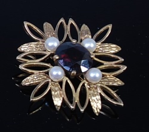 Lot 2144 - A modern 9ct gold, garnet and cultured pearl...