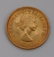 Lot 112 - Great Britain, 1963 gold full sovereign, Queen...