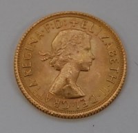 Lot 113 - Great Britain, 1964 gold full sovereign, Queen...