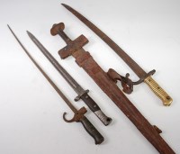 Lot 551 - A French model 1886 bayonet, 63cm, together...
