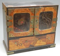 Lot 40 - A Japanese Teisho period (1912-26) lacquered...