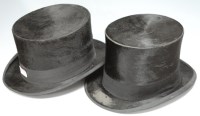 Lot 155 - An early 20th century brushed velvet top hat...