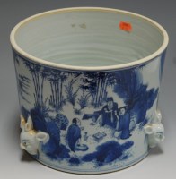 Lot 14 - A Chinese stoneware blue & white jardiniere of...