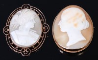 Lot 1246 - A circa 1900 carved shell cameo brooch,...