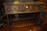 Lot 1239 - An early 20th century moulded oak single...