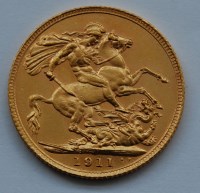 Lot 162 - Great Britain, 1911 gold full sovereign,...