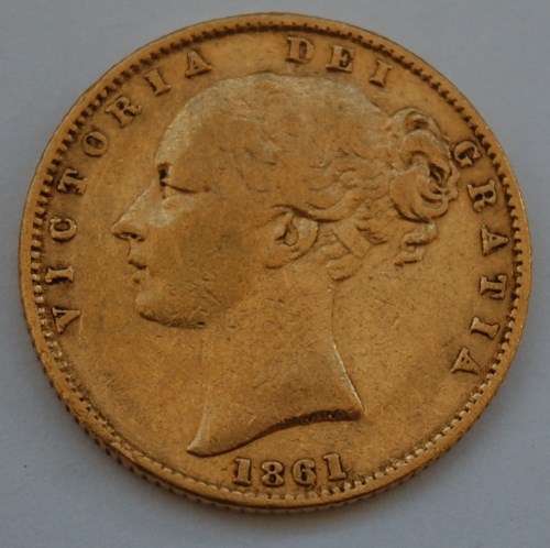 Lot 171 - Great Britain, 1861 gold full sovereign,...