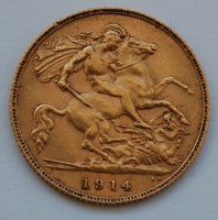 Lot 174 - Great Britain, 1914 gold half sovereign,...