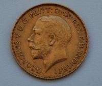 Lot 174 - Great Britain, 1914 gold half sovereign,...