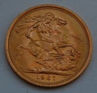 Lot 110 - Great Britain, 1967 gold full sovereign,...
