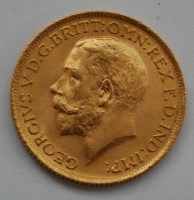 Lot 112 - Great Britain, 1916 gold full sovereign,...