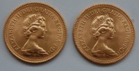 Lot 114 - Great Britain, 2 x 1979 gold full sovereign,...
