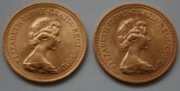 Lot 121 - Great Britain, 2 x 1979 gold full sovereign,...