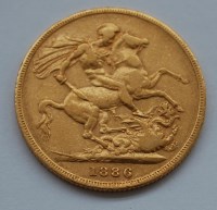 Lot 124 - Great Britain, 1886 gold full sovereign,...