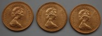 Lot 136 - Great Britain, 3 x 1979 gold full sovereign,...