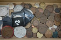 Lot 261 - Mixed lot of British and foreign coins and...