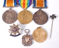 Lot 521 - A WW I British War and Victory duo, namng 6646....