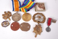 Lot 538 - A WW I British War and Victory duo, naming...