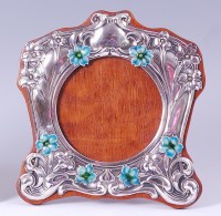 Lot 1109 - A silver Art Nouveau easel photograph frame,...